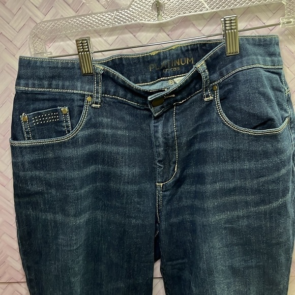 Ultimate fit platinum blue Chicos denim jeans, size 0.5 regular- 6 - Picture 6 of 9